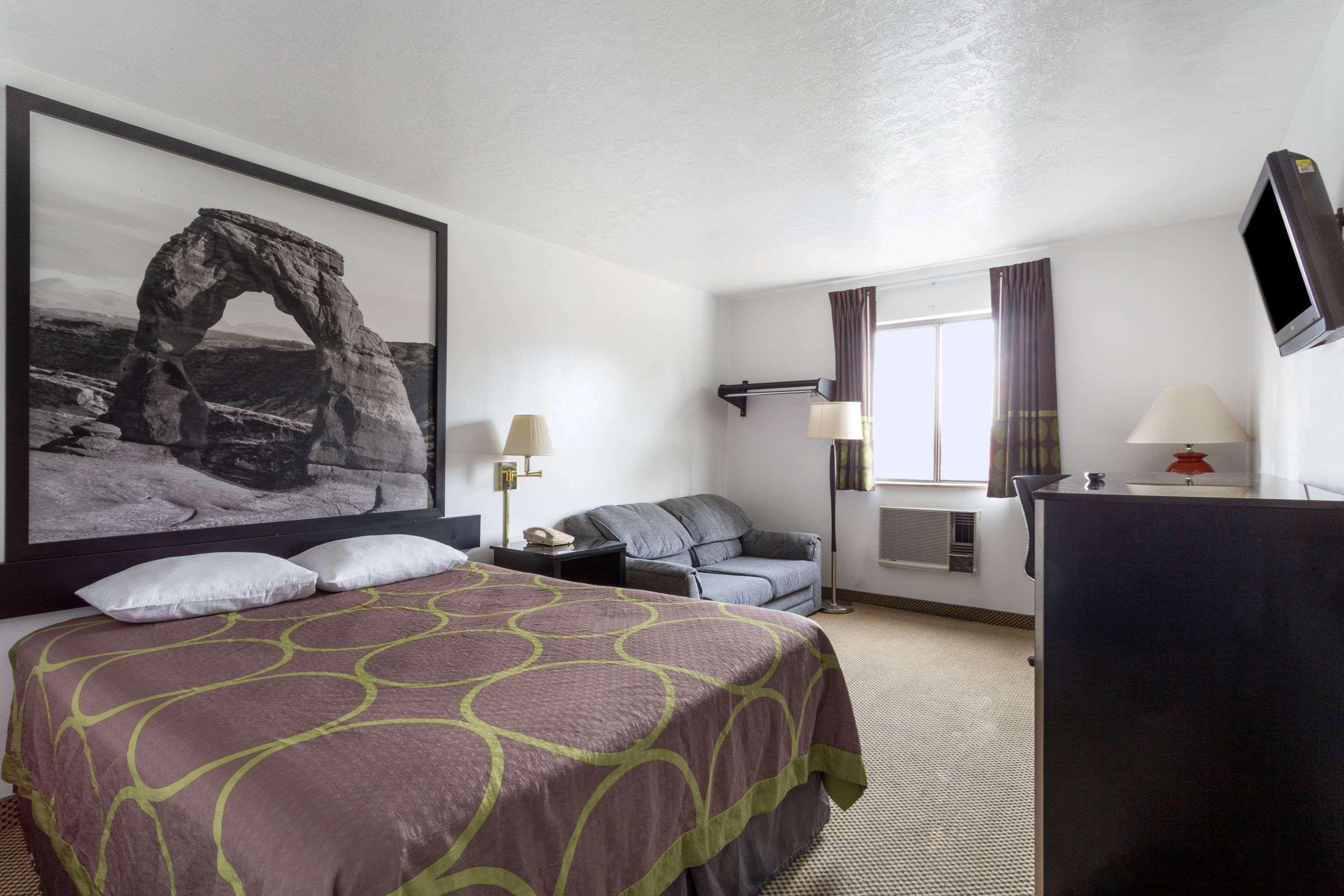 Hotel Super 8 By Wyndham Logan Extérieur photo