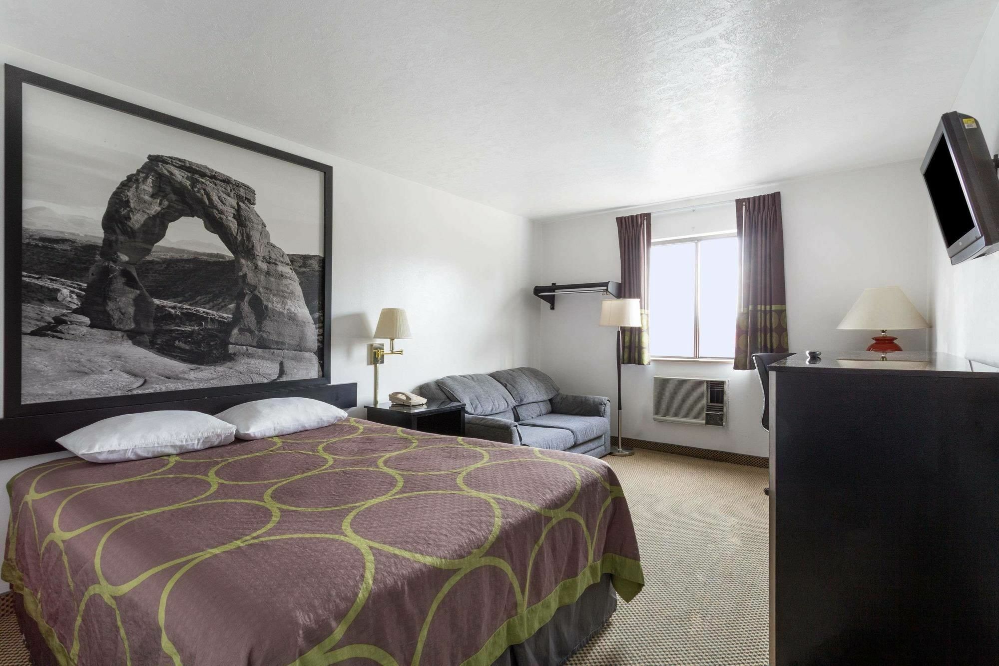 Hotel Super 8 By Wyndham Logan Extérieur photo